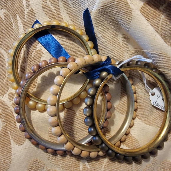 Beaded Bangle set (4) Vintage Bracelets - Picture 3 of 3